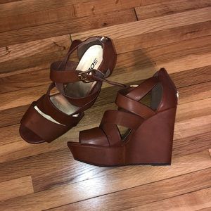 Thick strap wedge heel